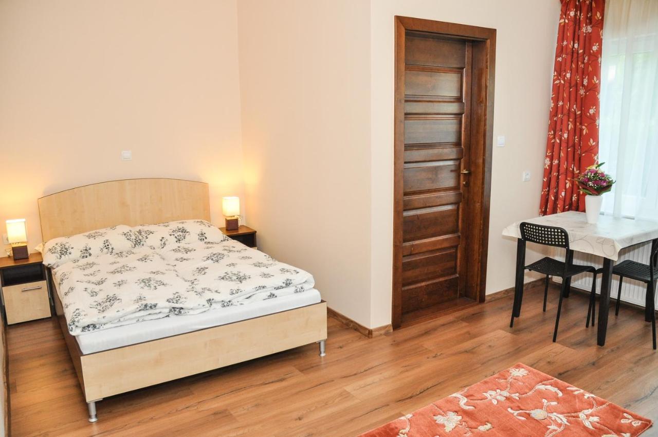 Апартаменти Magyar Apartman Iii. Гайдусобосло Екстер'єр фото