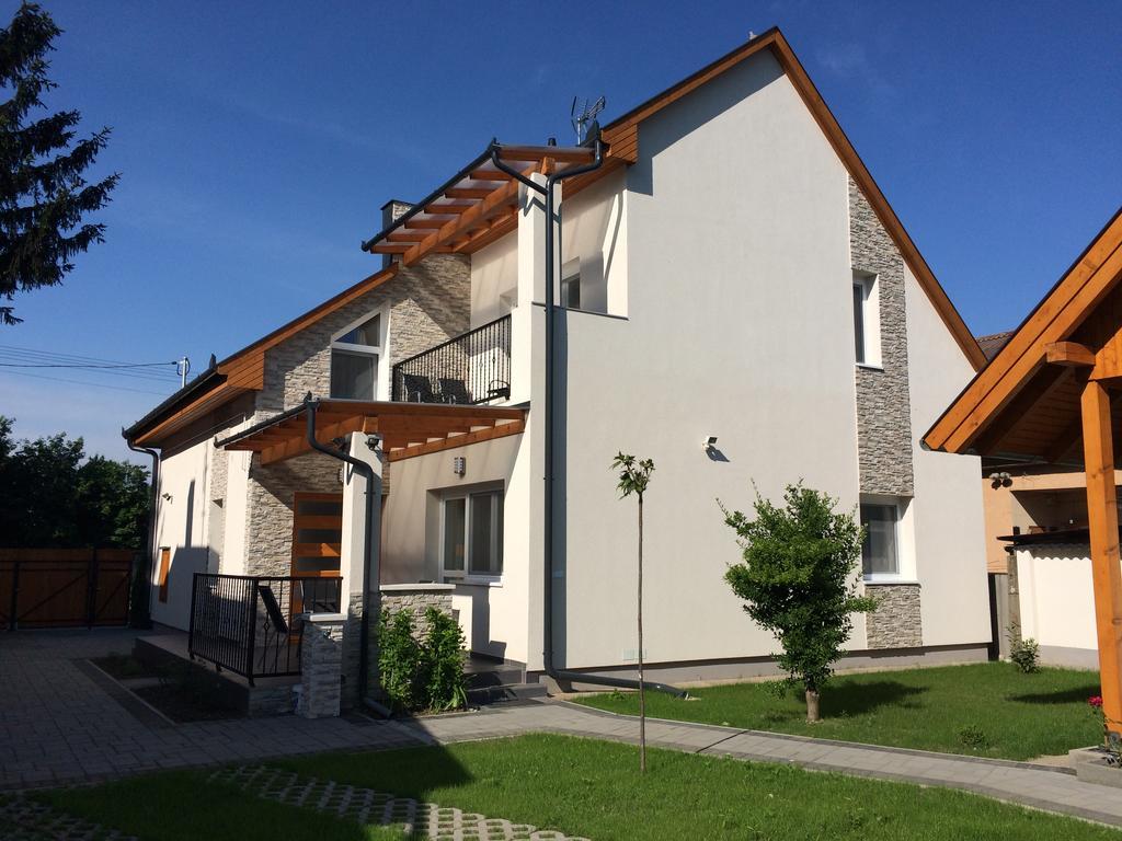 Апартаменти Magyar Apartman Iii. Гайдусобосло Екстер'єр фото