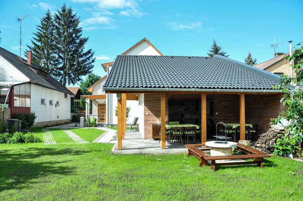 Апартаменти Magyar Apartman Iii. Гайдусобосло Екстер'єр фото