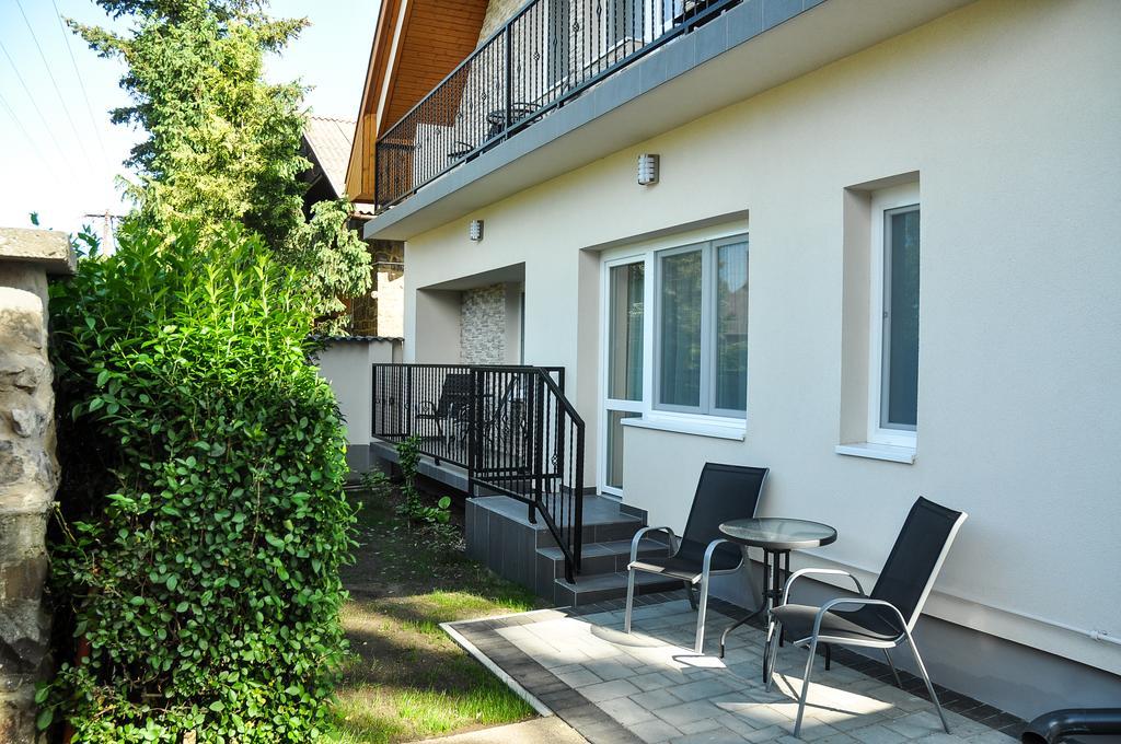 Апартаменти Magyar Apartman Iii. Гайдусобосло Екстер'єр фото